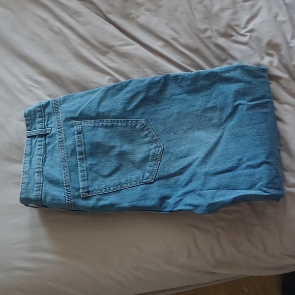 Jeans - Picture 2 of 4